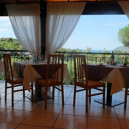 Giulia Porto Azzurro