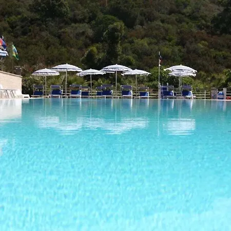 Giulia 포르투 아주로